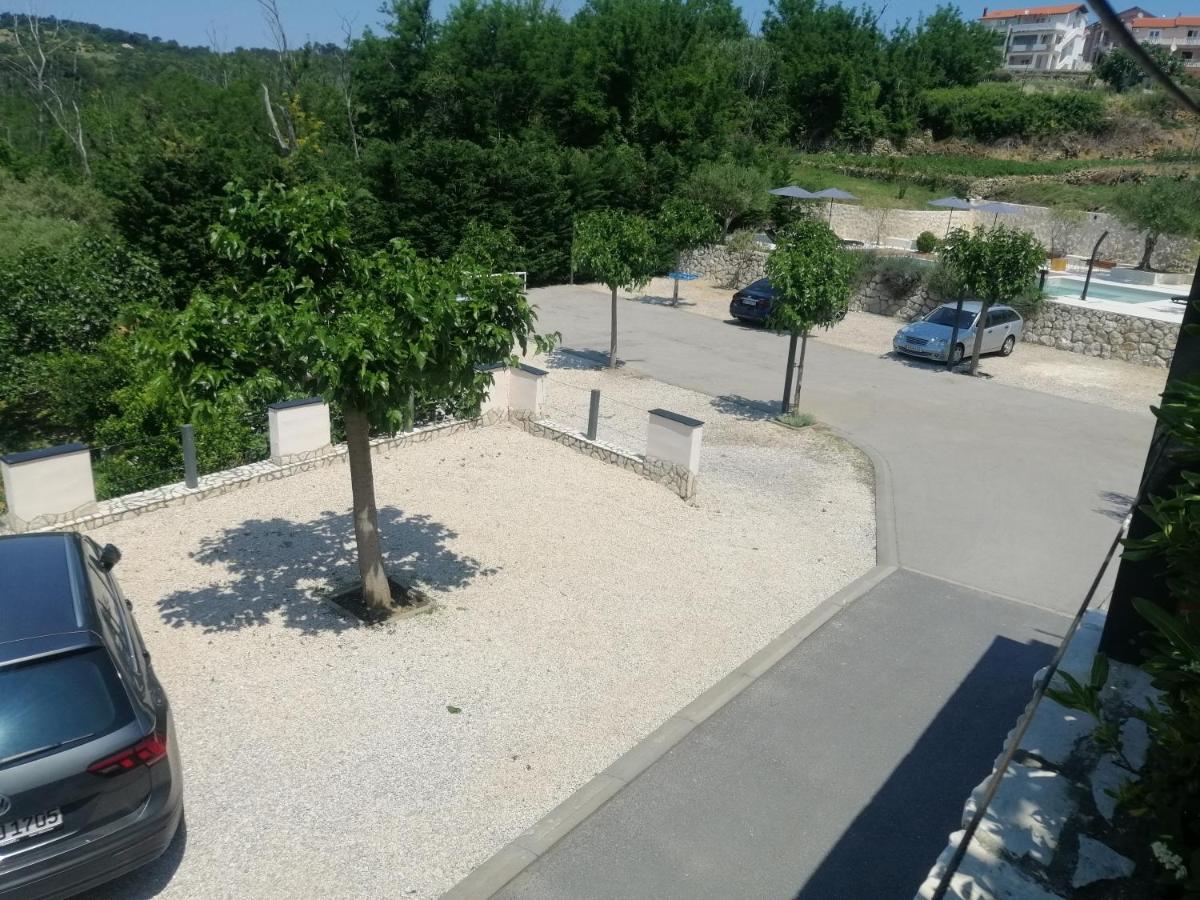 Apartmani Simon Lopar Esterno foto