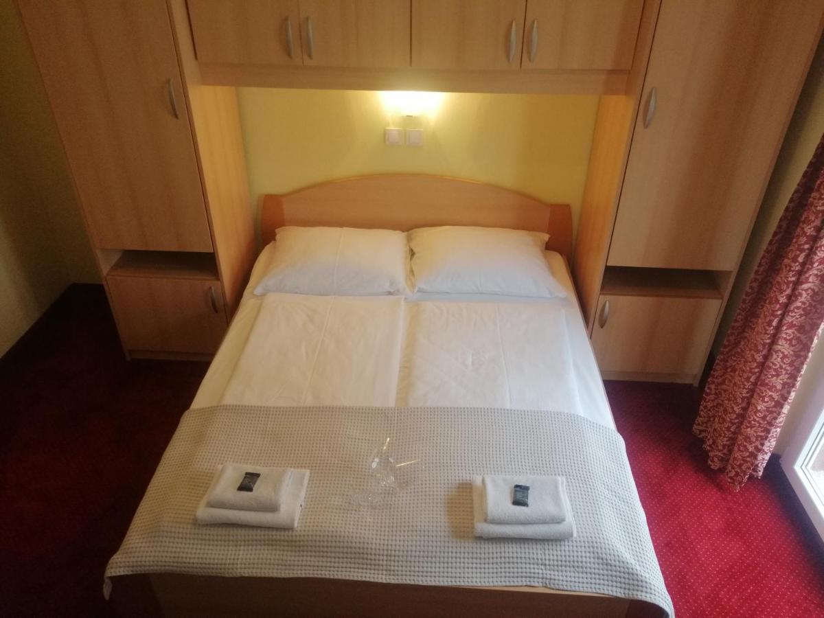 Apartmani Simon Lopar Camera foto