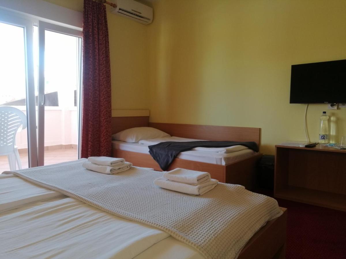 Apartmani Simon Lopar Esterno foto