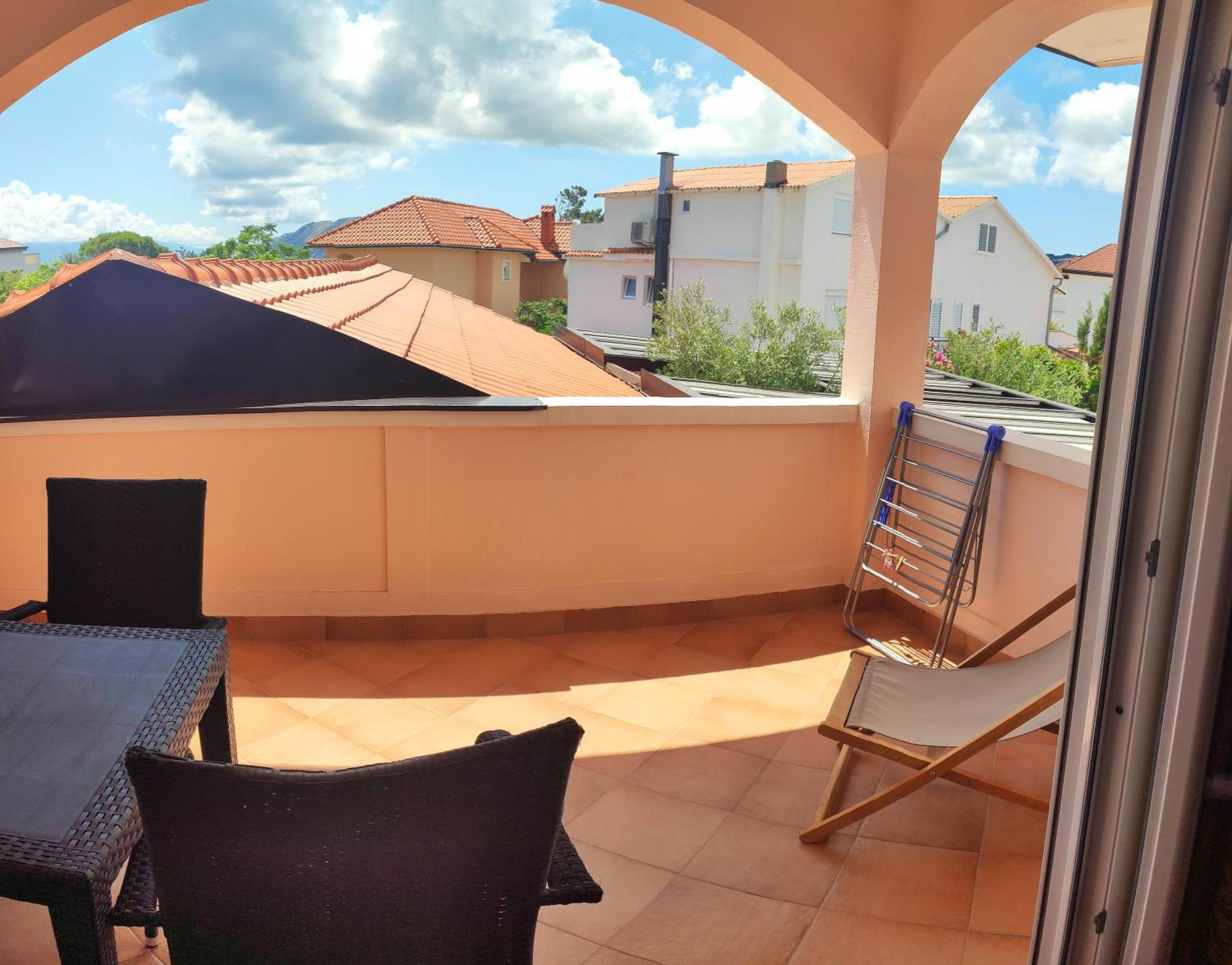 Apartmani Simon Lopar Esterno foto