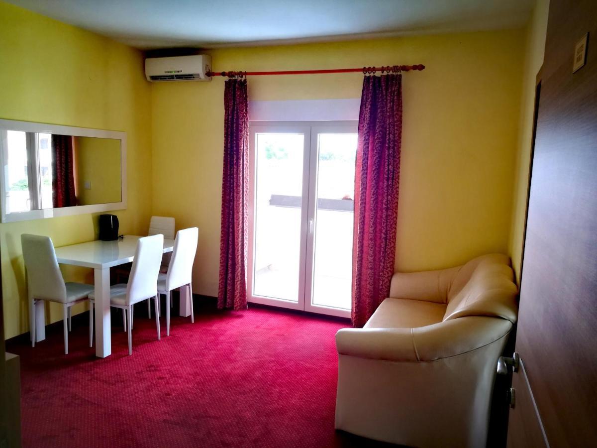 Apartmani Simon Lopar Esterno foto
